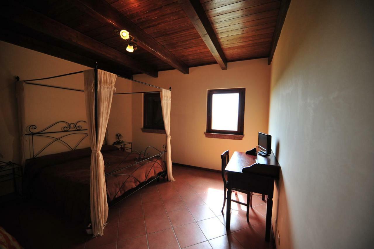 Agriturismo Villa Ione Vetralla Bagian luar foto